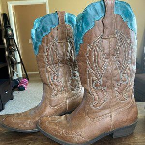 Turquoise and tan cowboy boots size 7.5